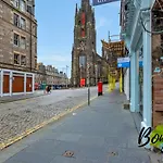 Royal Mile 4Br-3Ba - City Views & Free Parking By Bonjour Residences Edinburgh
